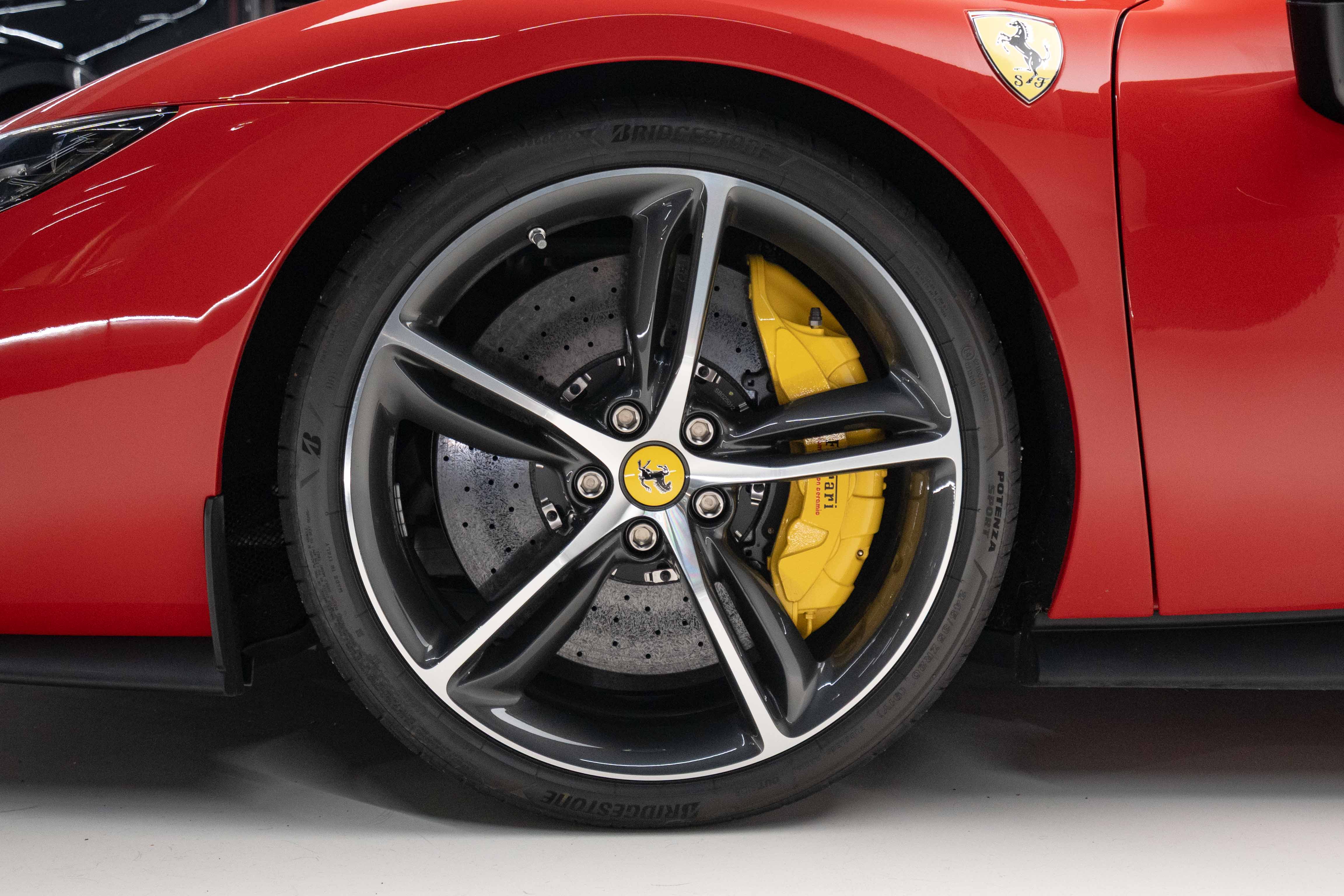 2025 Ferrari 2023款 3.0 V6 PHEV
