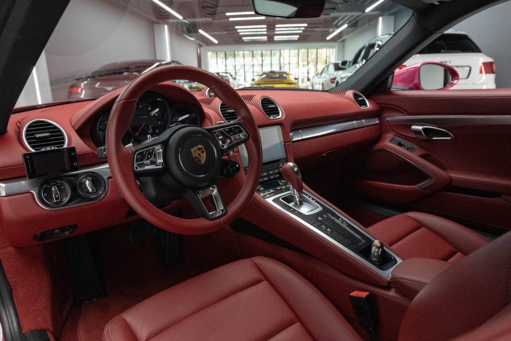2024 Porsche 718 Cayman