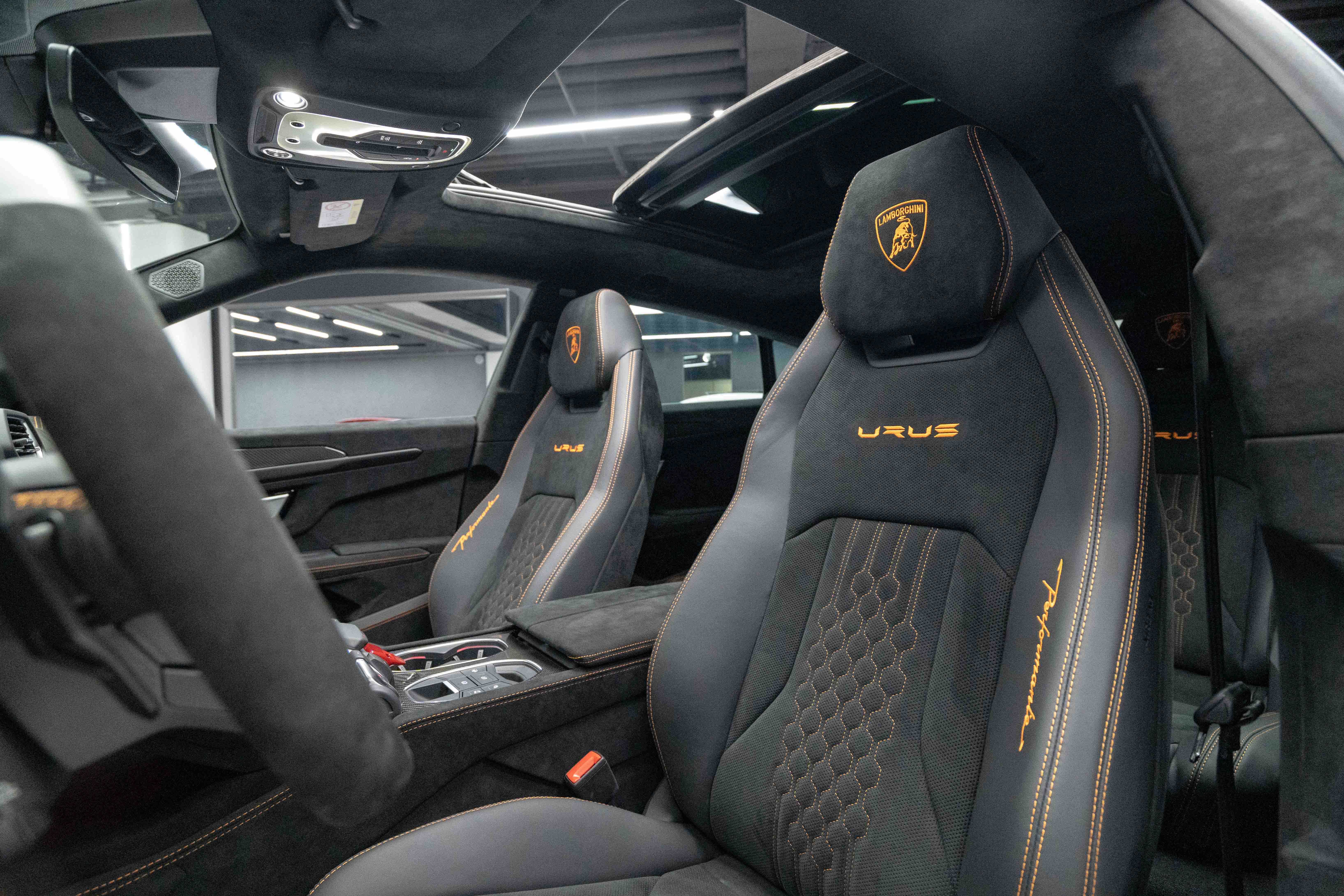 2024 Lamborghini Urus Performante