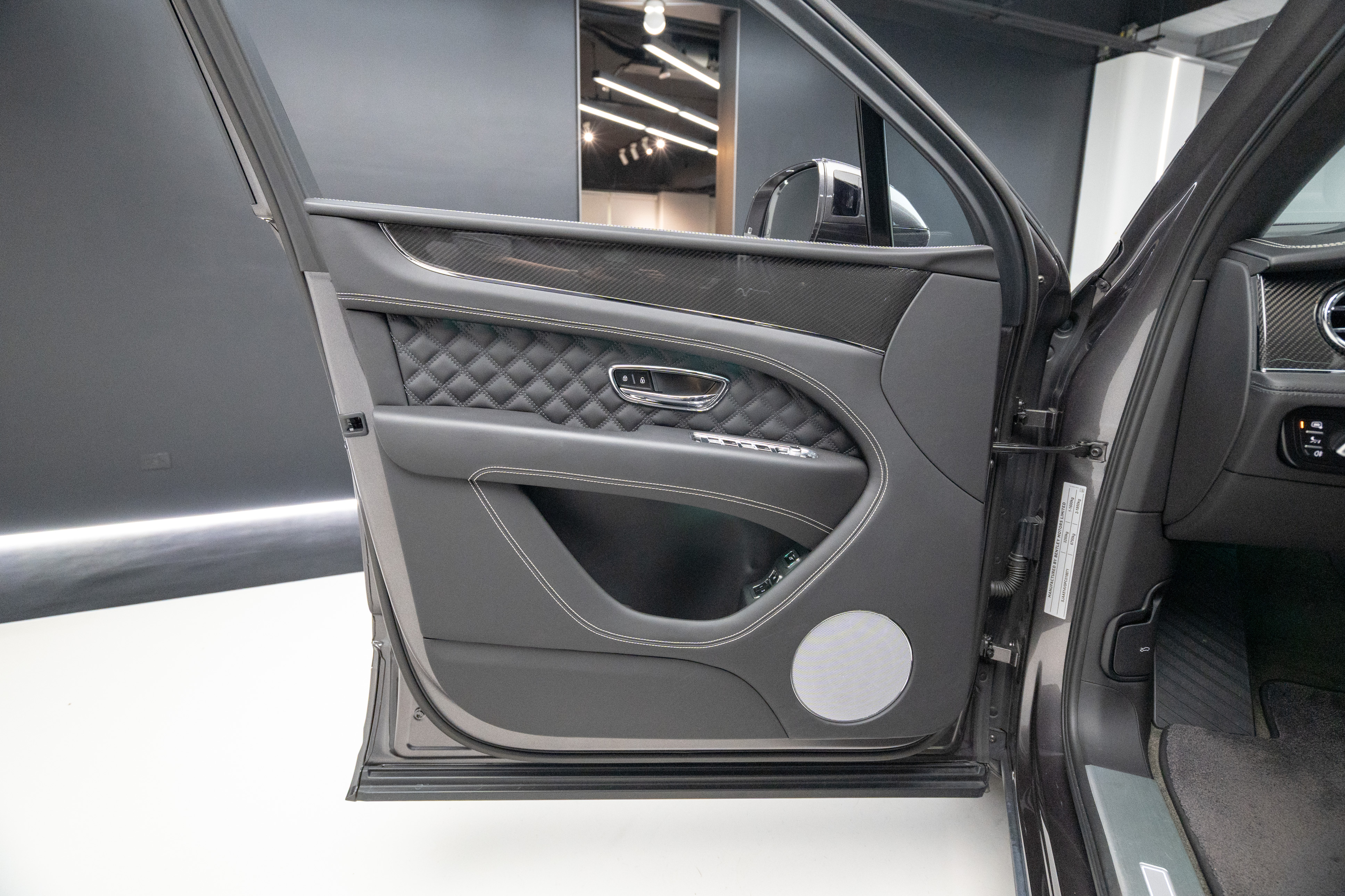 2023 Bentley BENTAYGA Azure