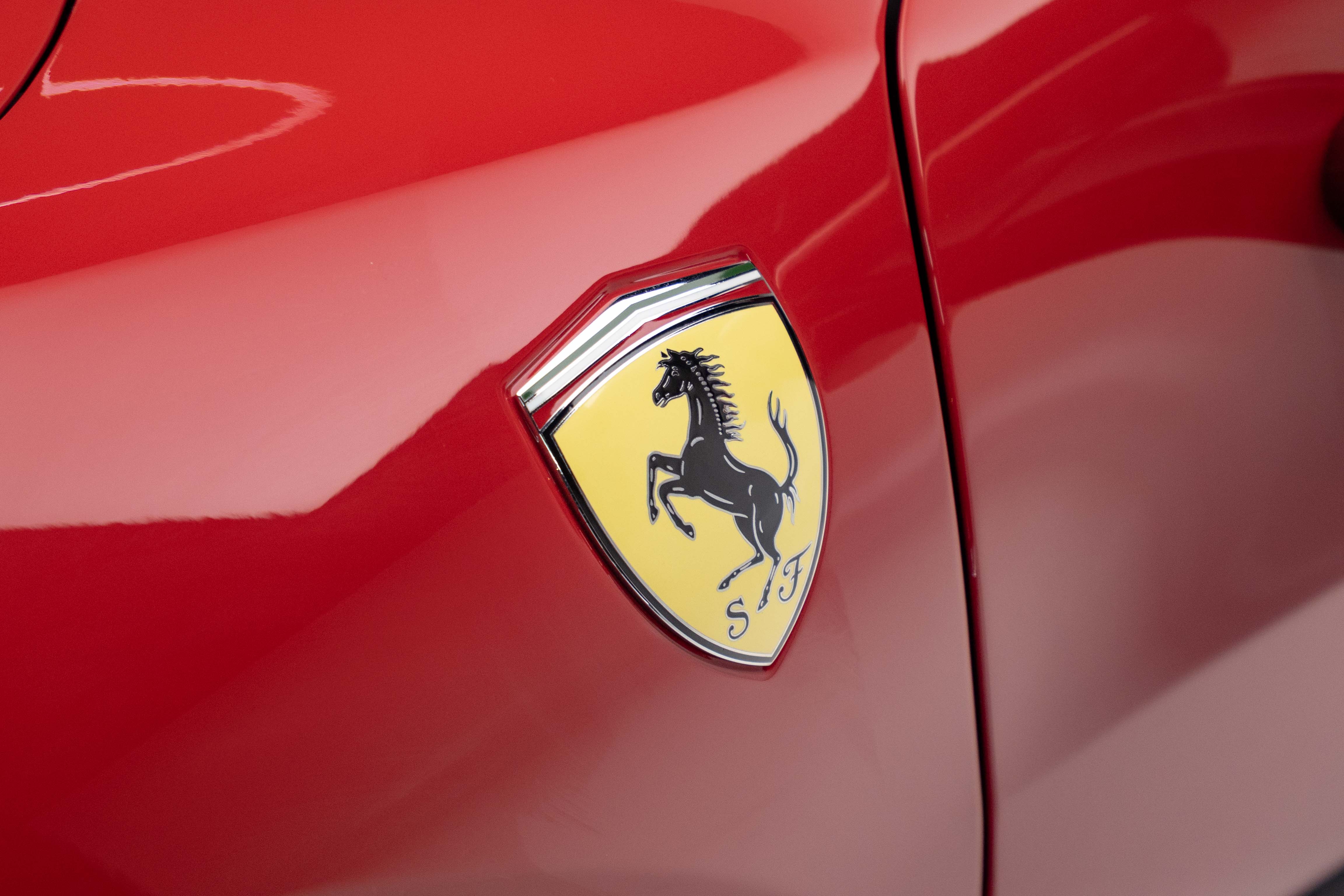 2025 Ferrari 2023款 3.0 V6 PHEV