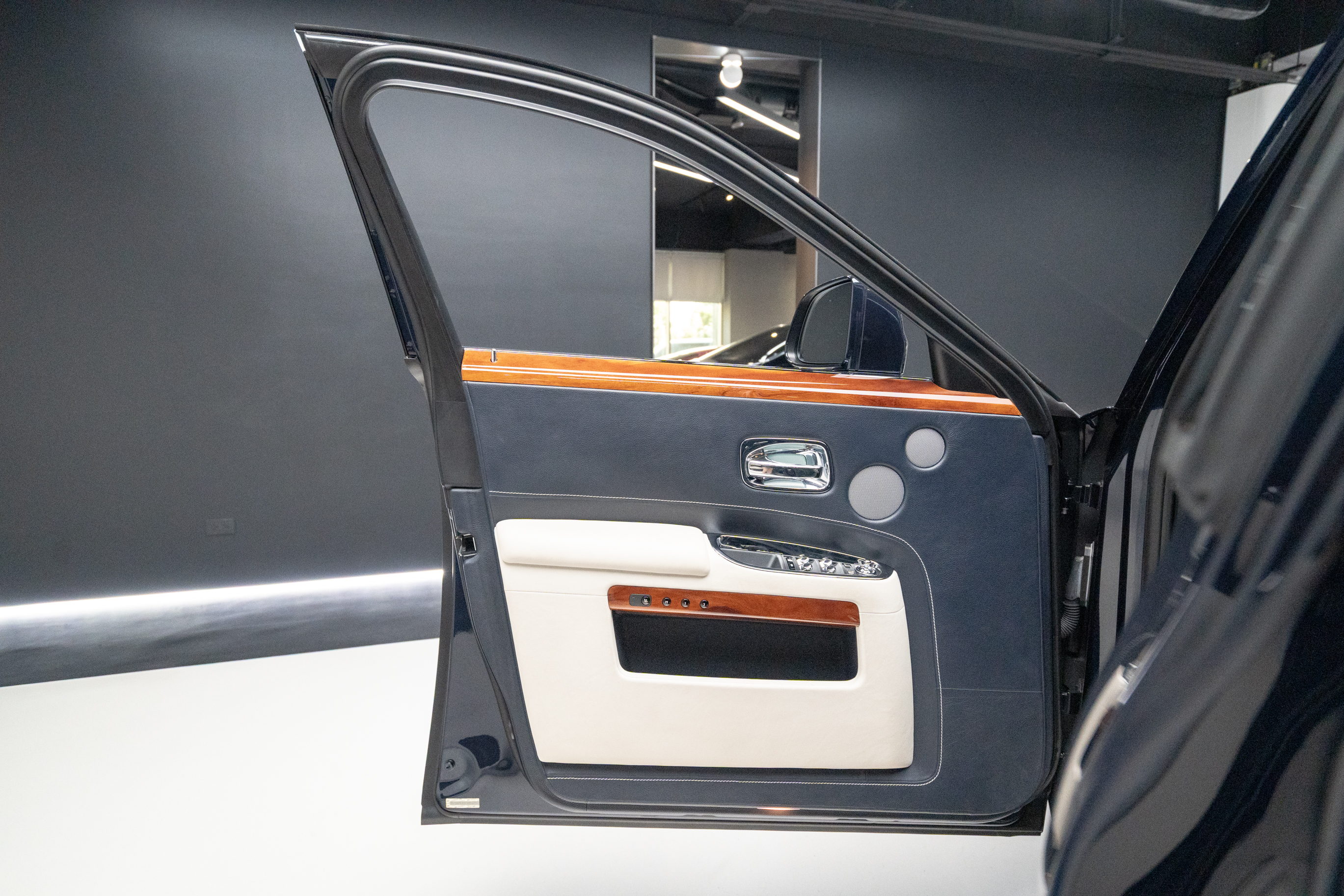 2014 Rolls-Royce Phantom EWB