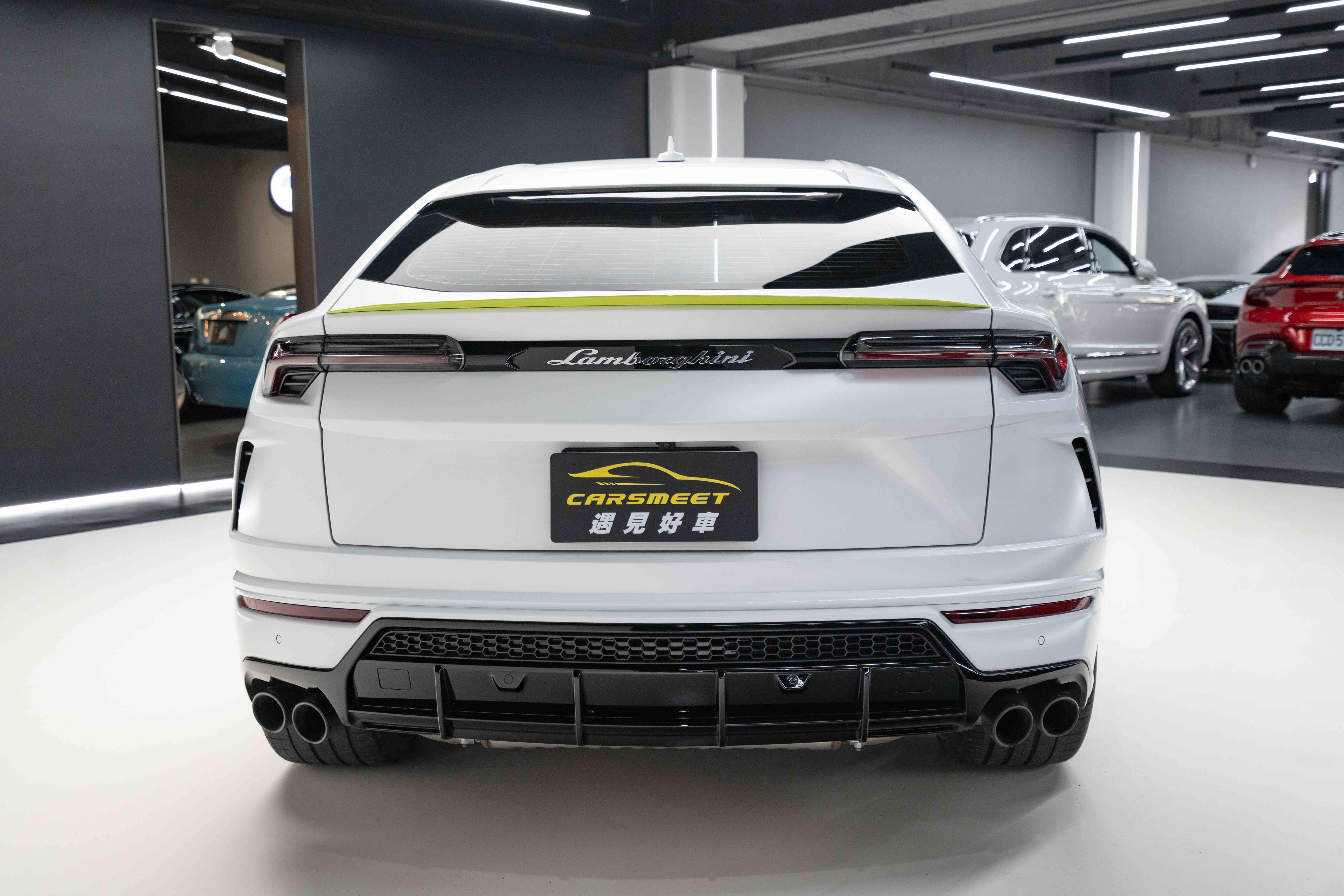 2022 Lamborghini URUS (graphite capsule)