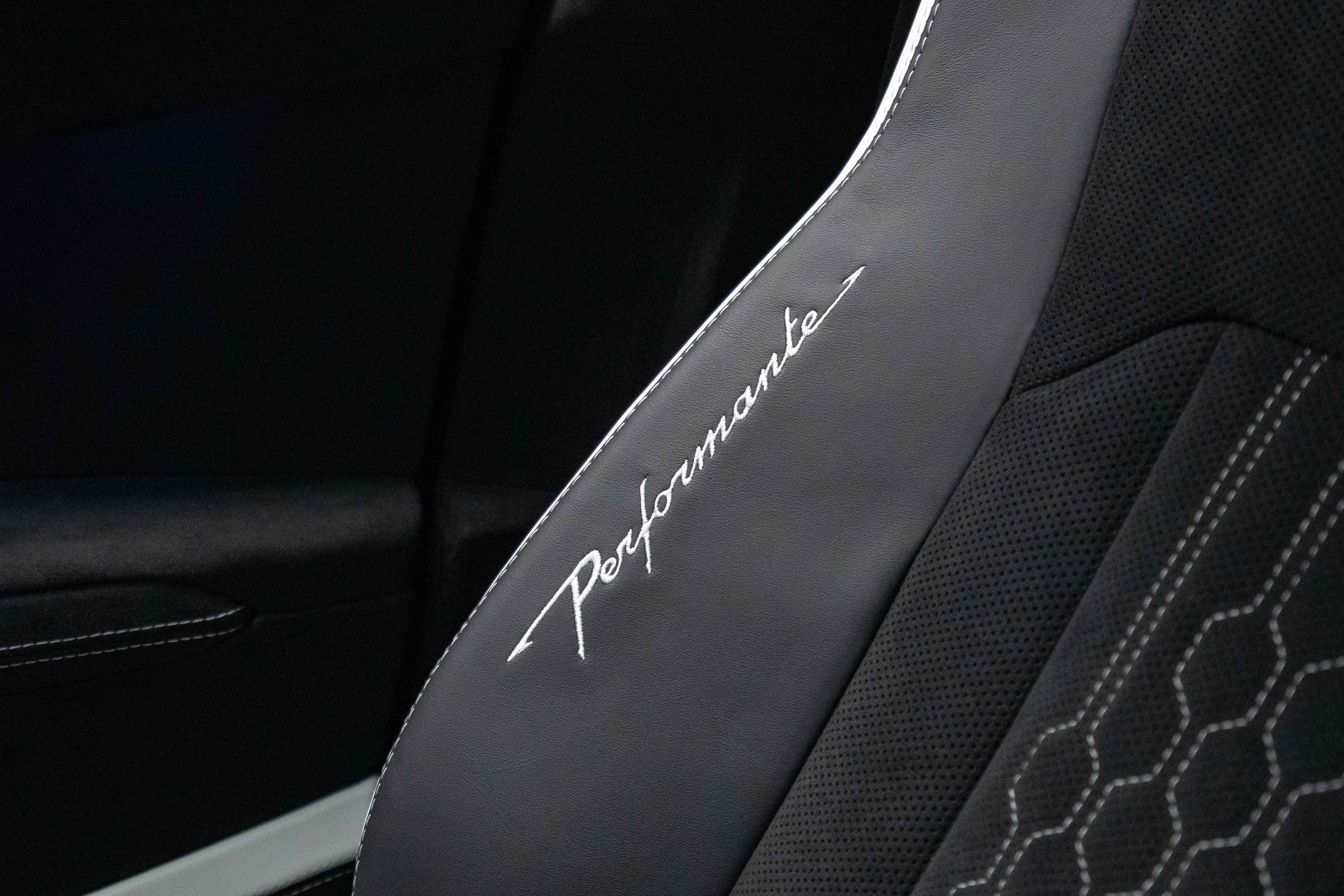 2023 Lamborghini Urus Performante（四座）