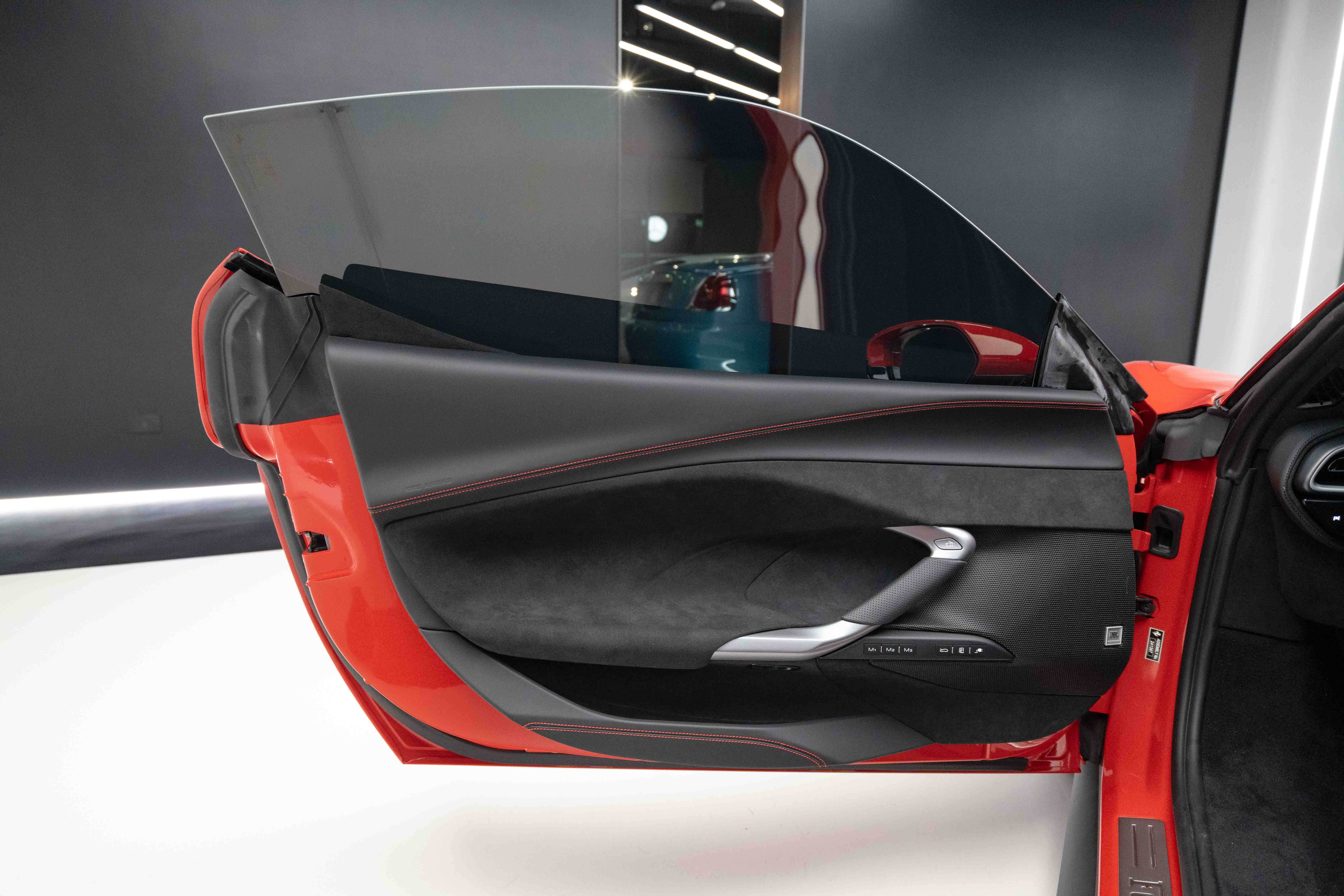 2025 Ferrari 2023款 3.0 V6 PHEV
