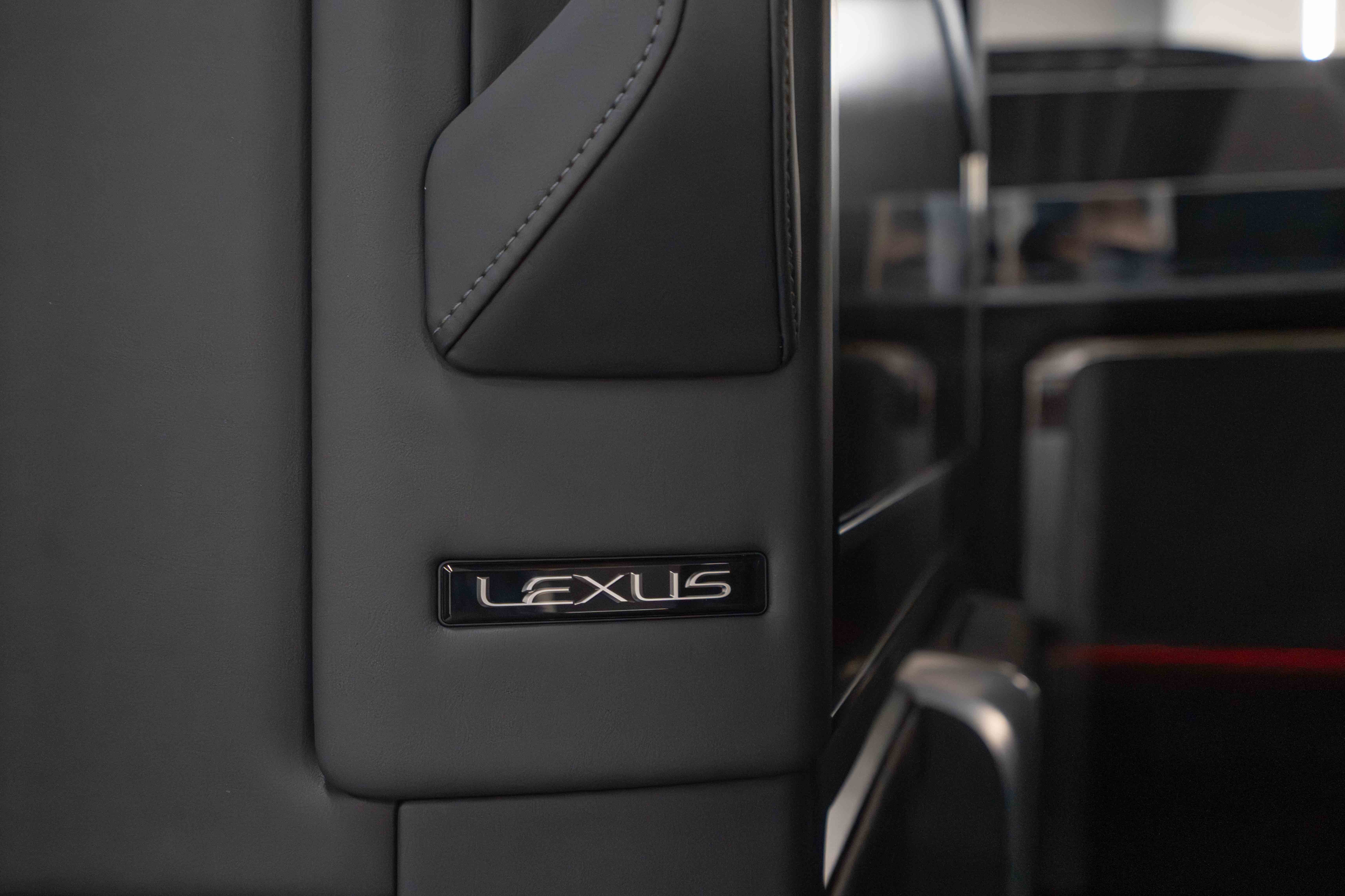 2025 Lexus 2025 500H 4人座