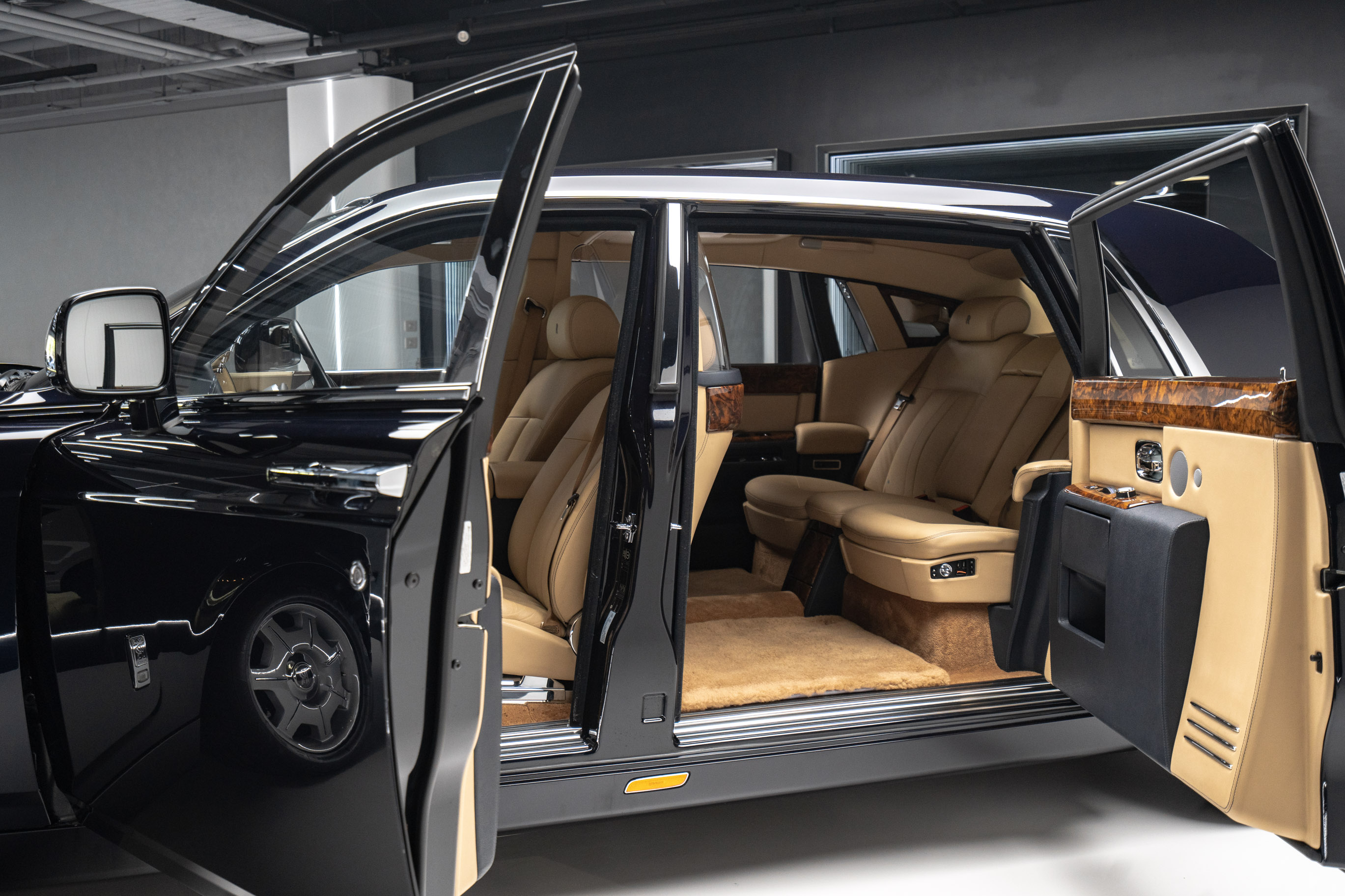 2014 Rolls-Royce Phantom EWB