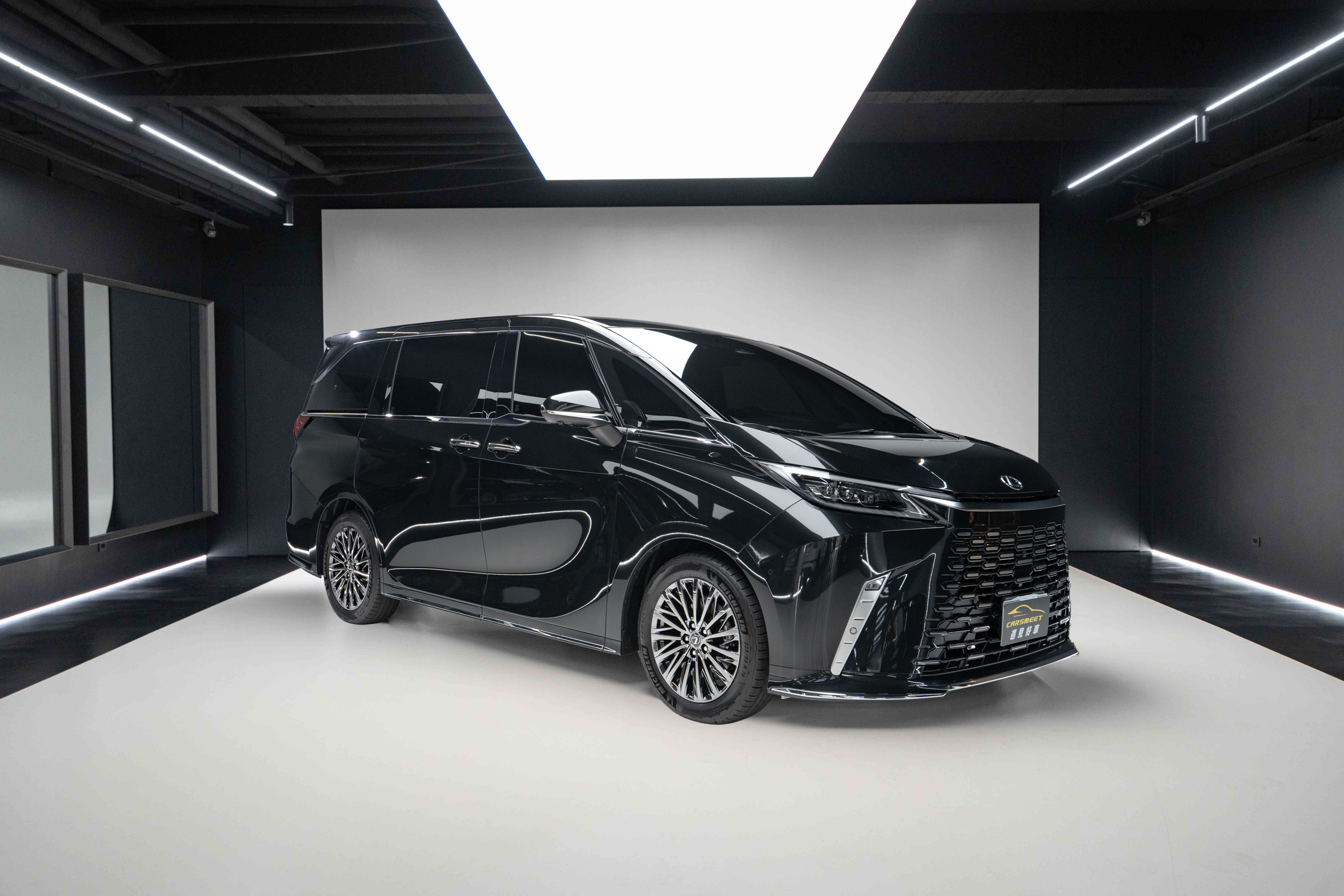 2025 Lexus 2025 500H 4人座