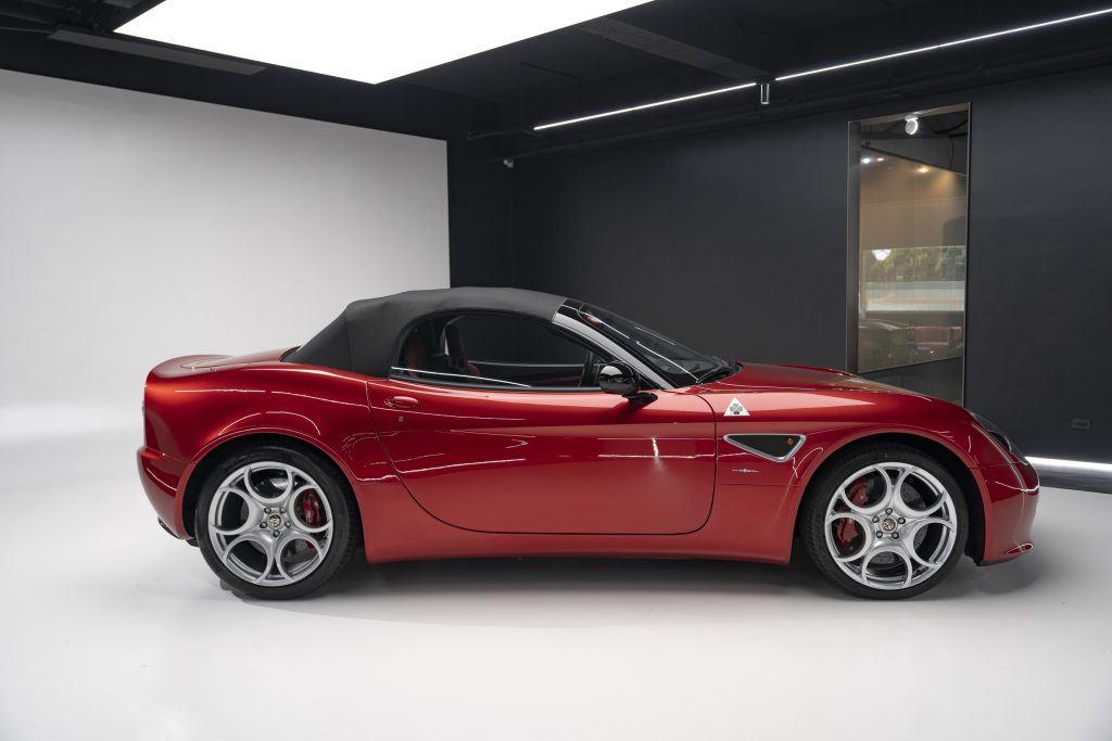 2010 Alfa Romeo(106) 8C