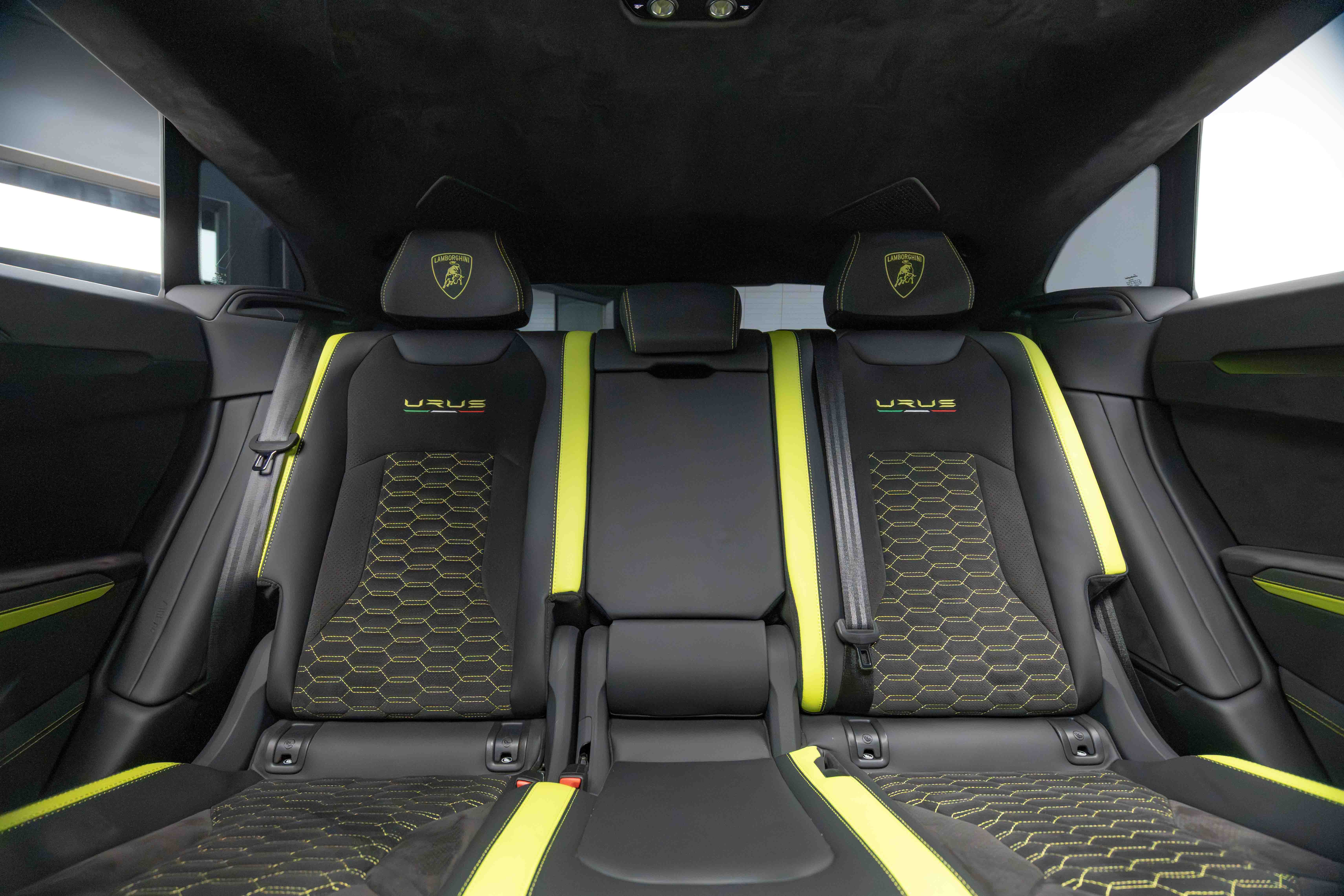 2022 Lamborghini URUS (graphite capsule)