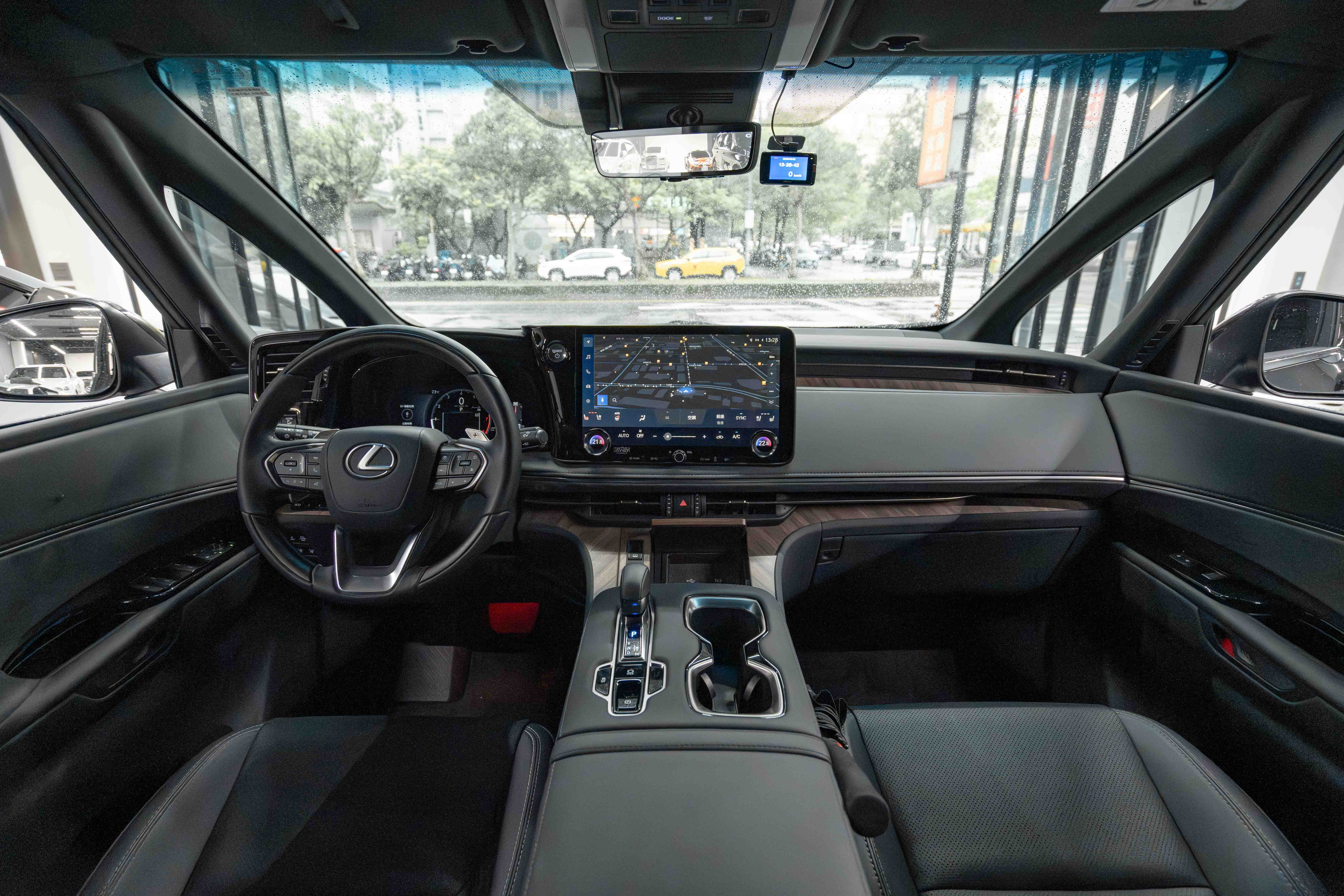 2025 Lexus 2025 500H 4人座