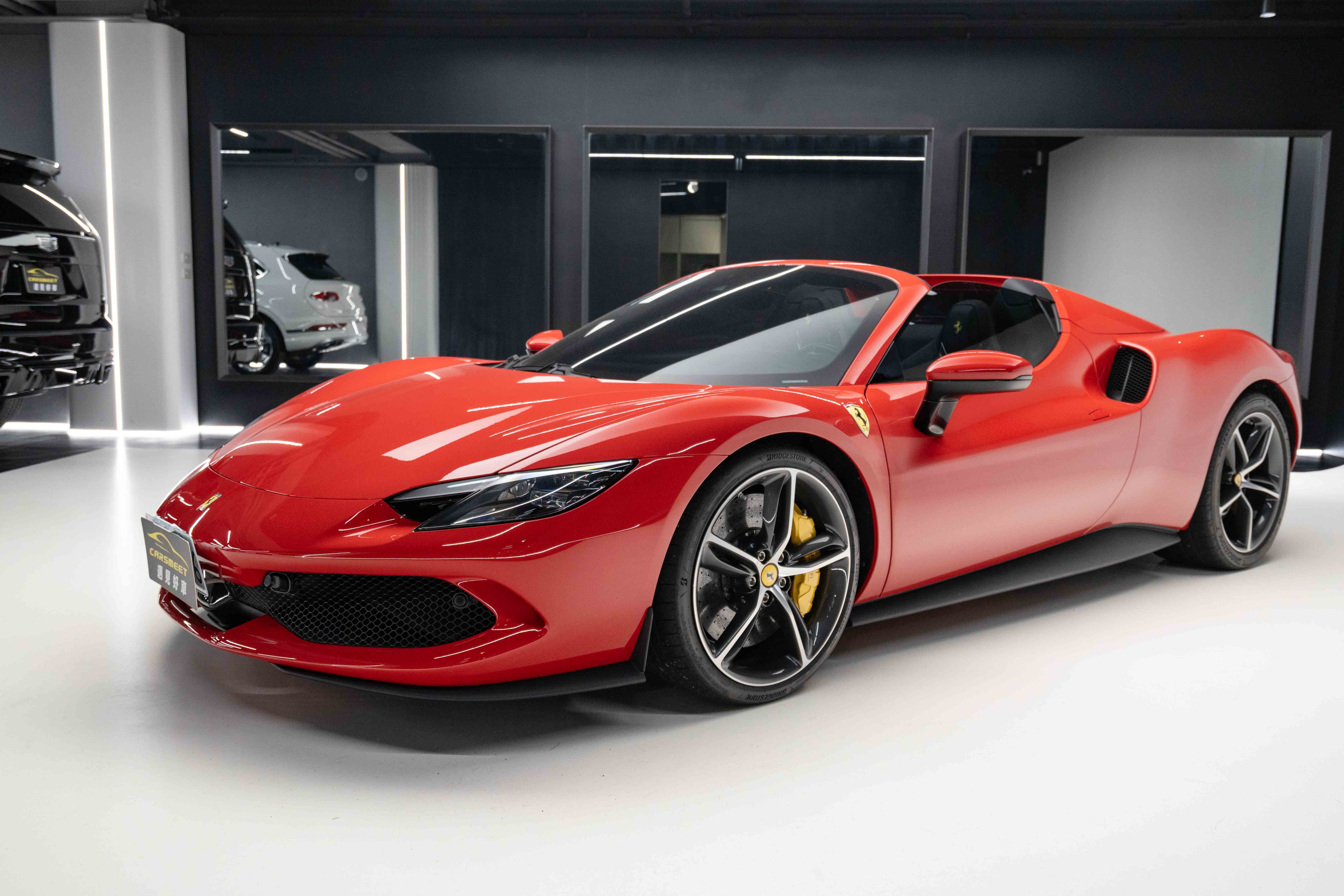 2025 Ferrari 2023款 3.0 V6 PHEV