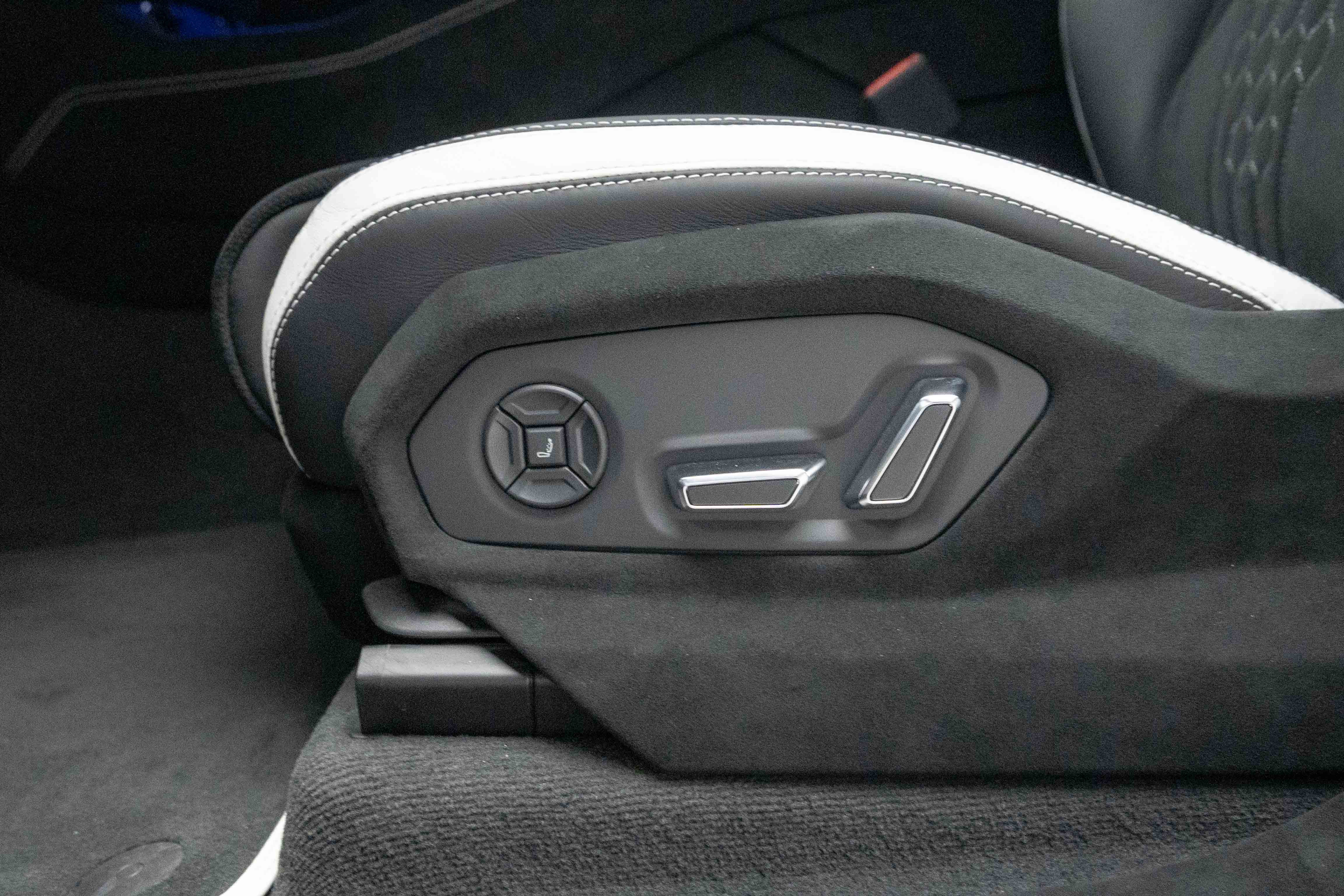 2023 Lamborghini Urus Performante（四座）
