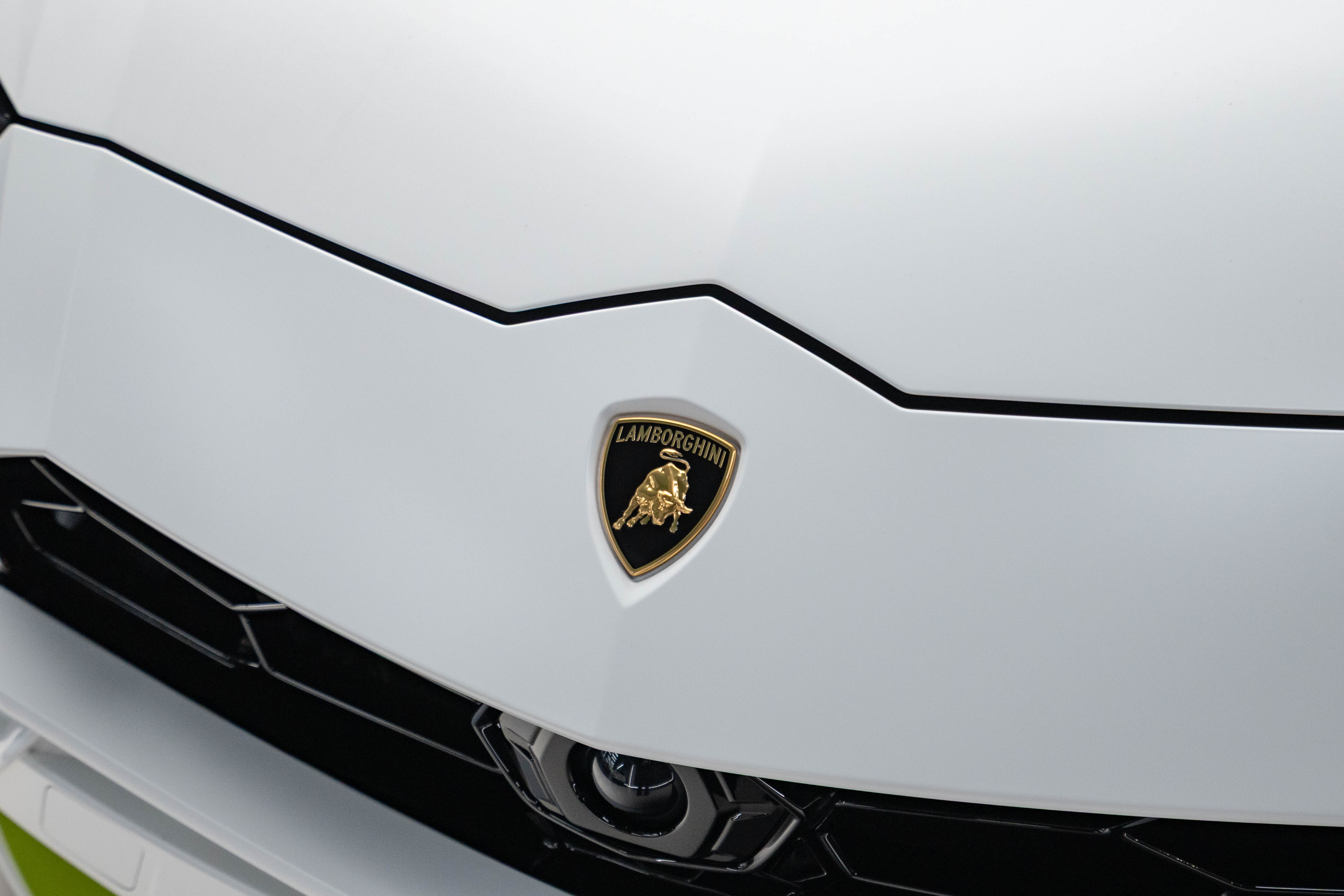 2022 Lamborghini URUS (graphite capsule)