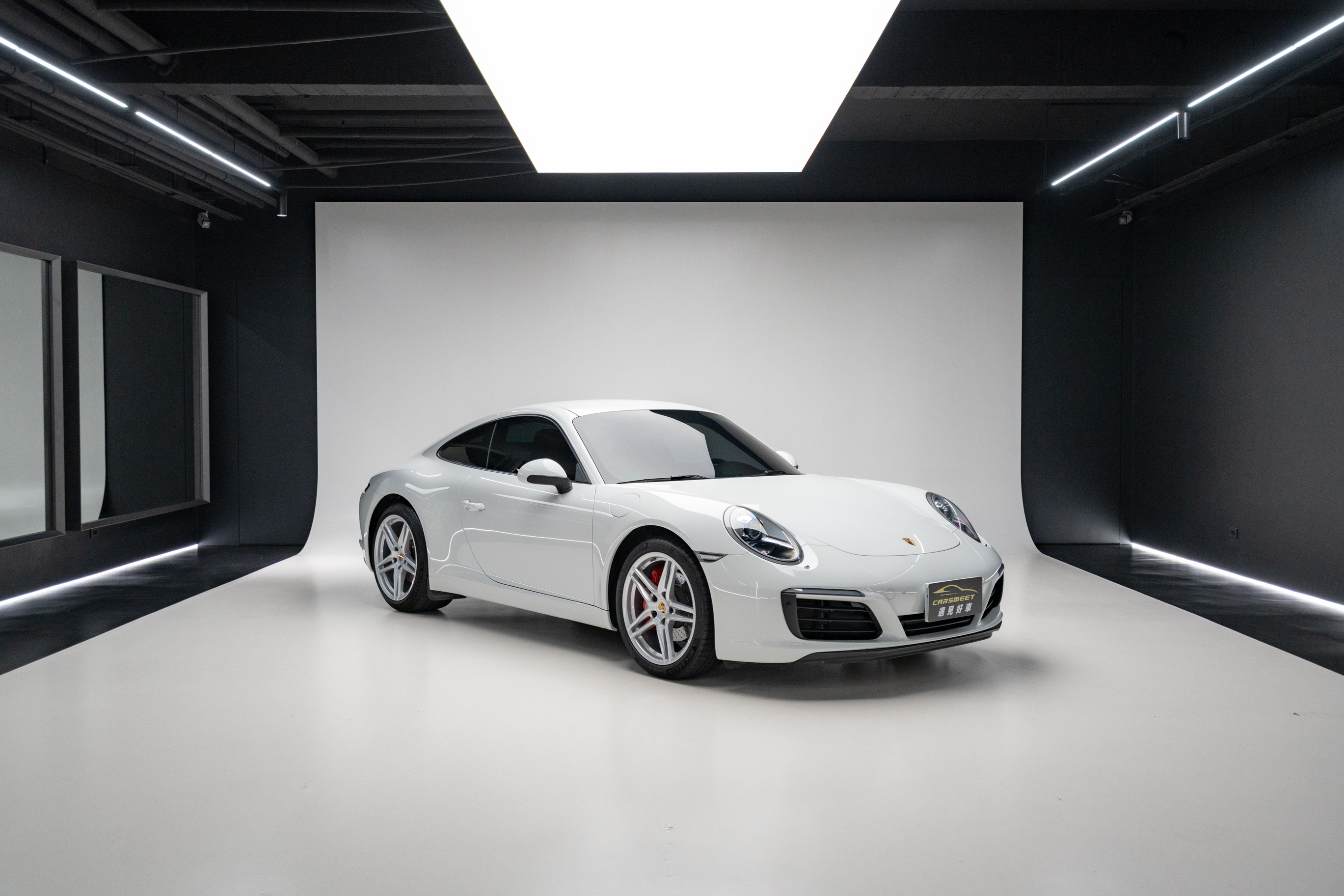 2018 Porsche 911 Carrera
