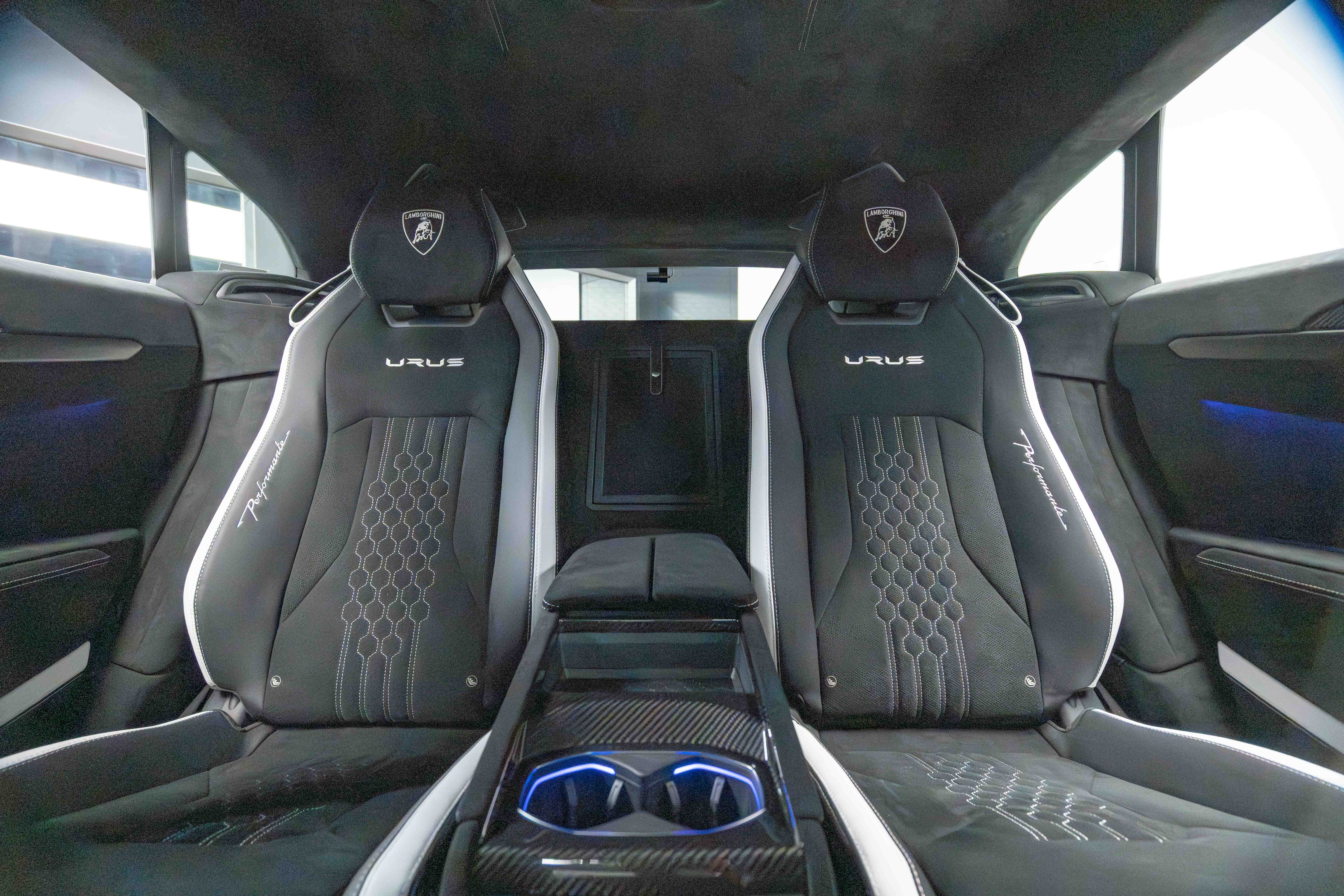 2023 Lamborghini Urus Performante（四座）