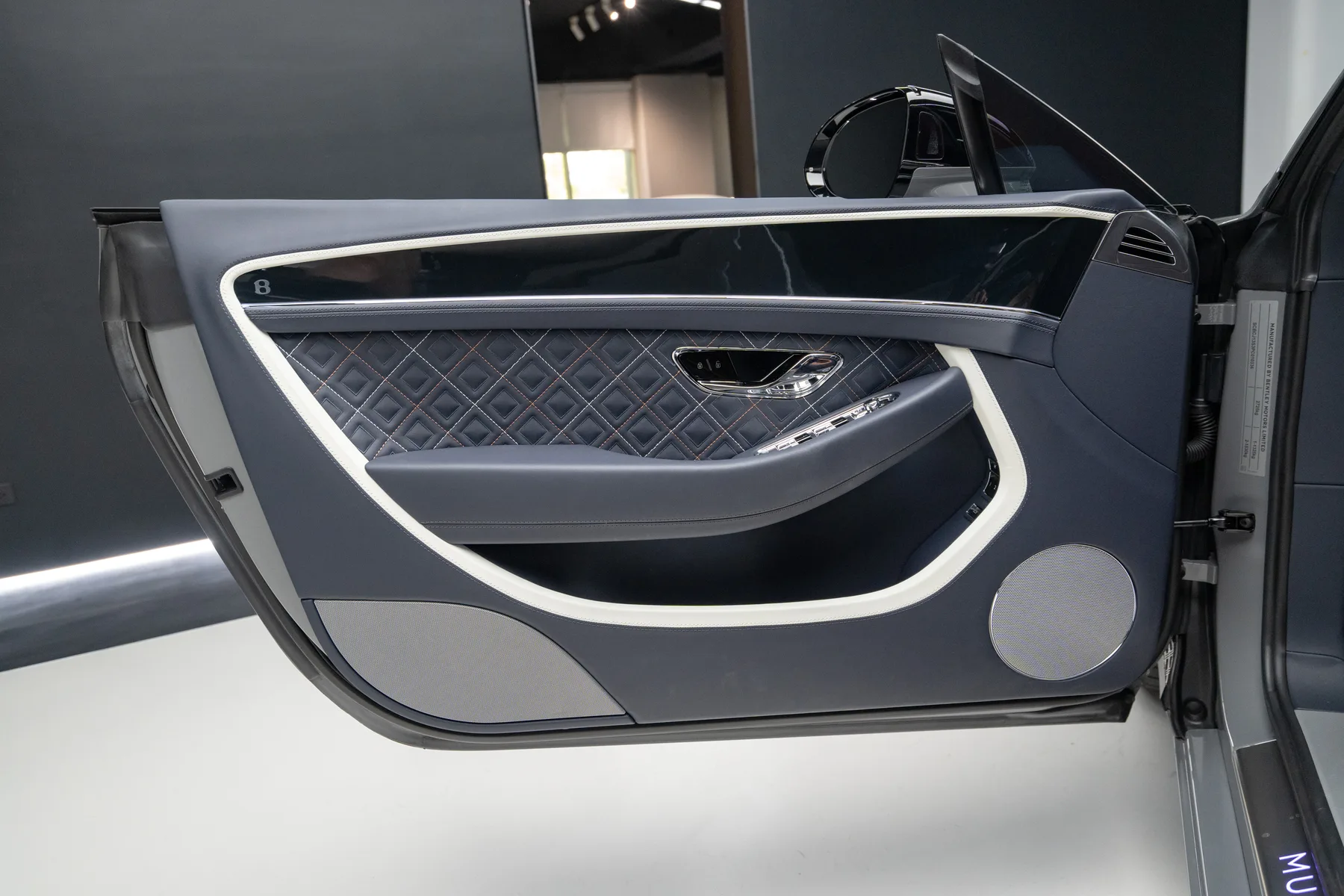 2023 Bentley GT V8 Mulliner總代