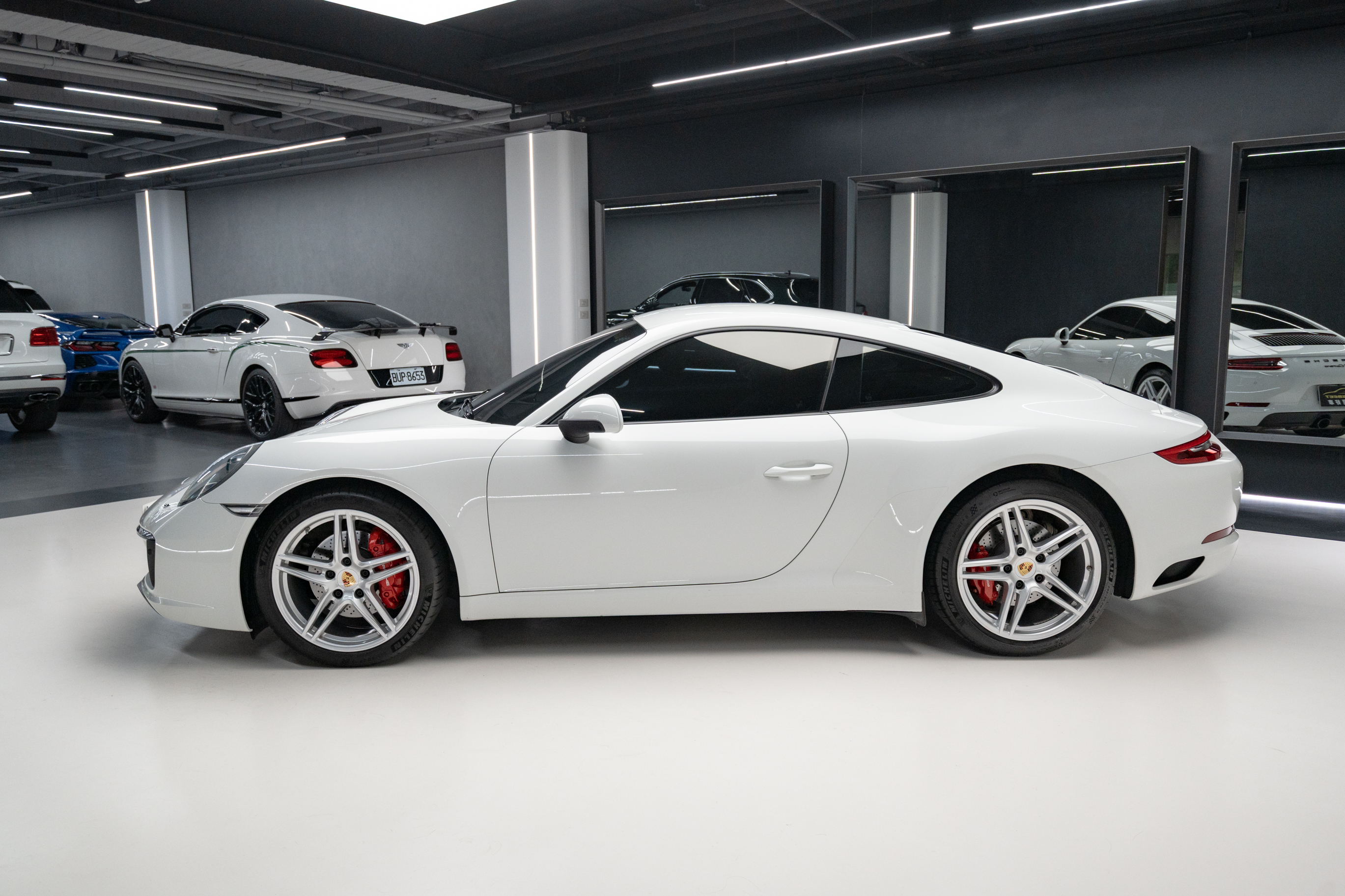2018 Porsche 911 Carrera