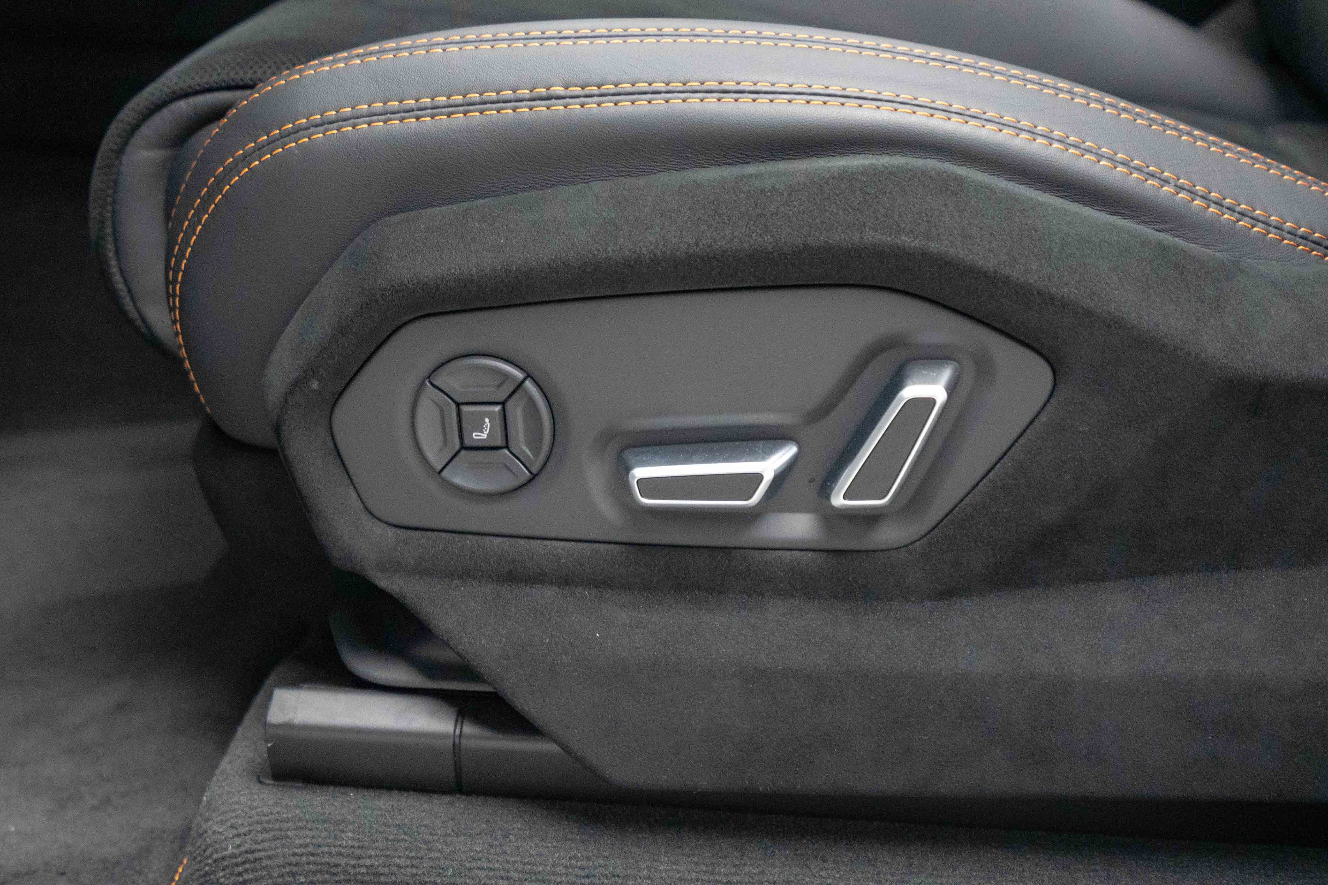 2024 Lamborghini Urus Performante